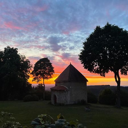 Bed and Breakfast Domaine De Montvianeix Saint-Victor-Montvianeix Exterior foto