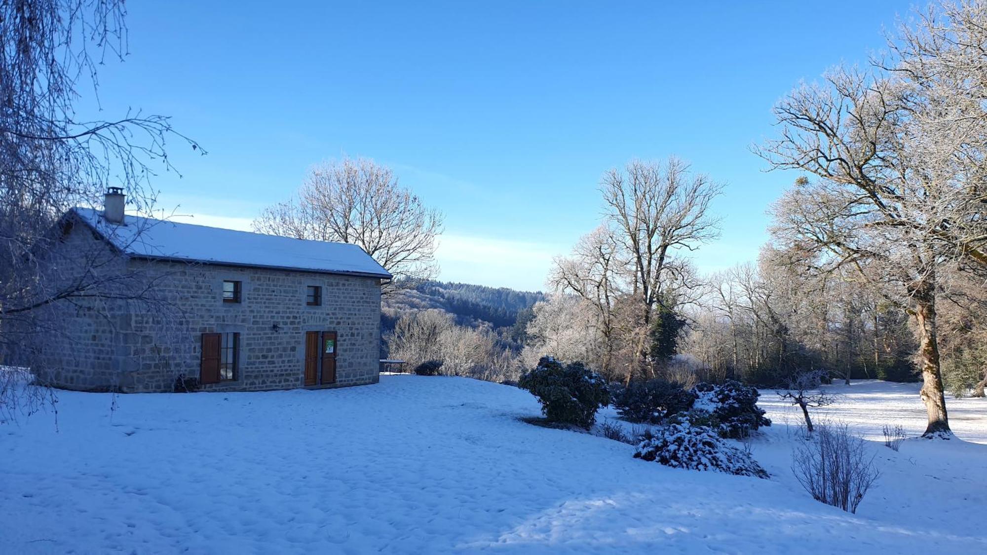 Bed and Breakfast Domaine De Montvianeix Saint-Victor-Montvianeix Exterior foto