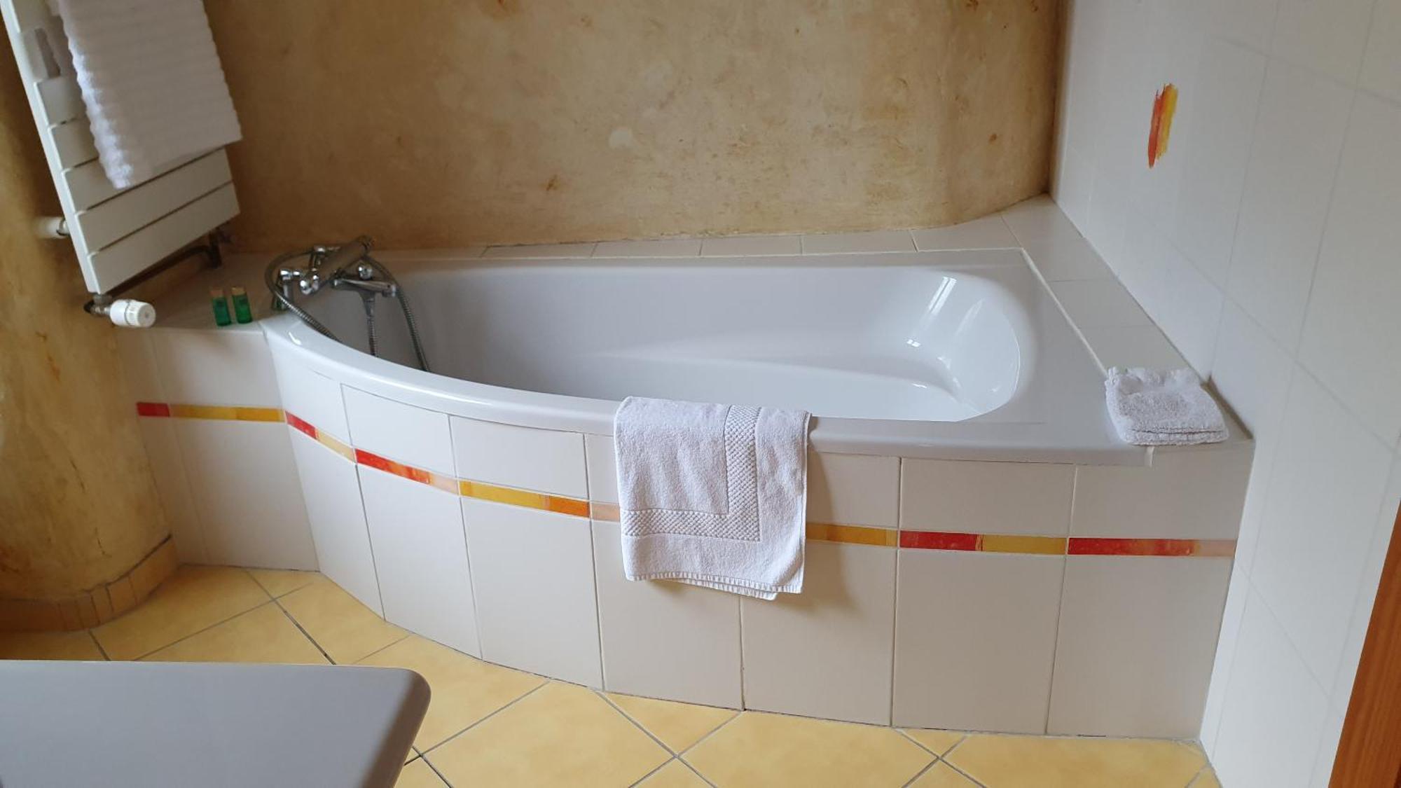 Bed and Breakfast Domaine De Montvianeix Saint-Victor-Montvianeix Habitación foto